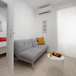 Apartamento Antons 2 *