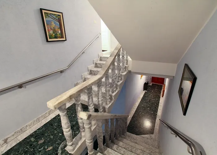 아파트 Antons 2 *