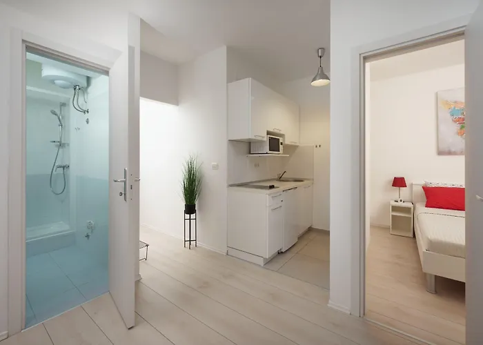 Antons 2 아파트 풀라