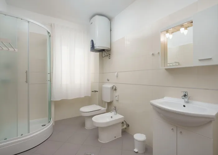 아파트 Antons 2 *