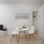 Antons 2 Póla
