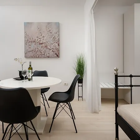 Antons 2 Apartment *