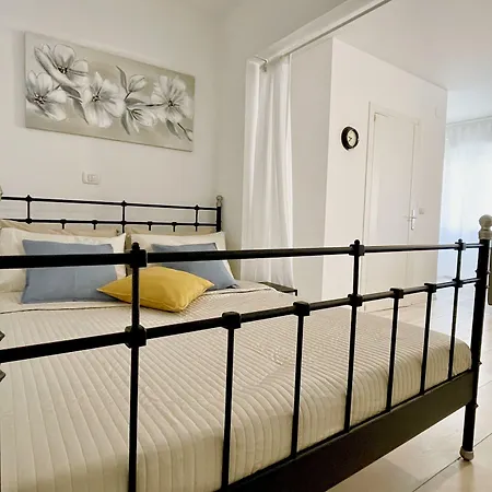 Antons 2 Apartment *