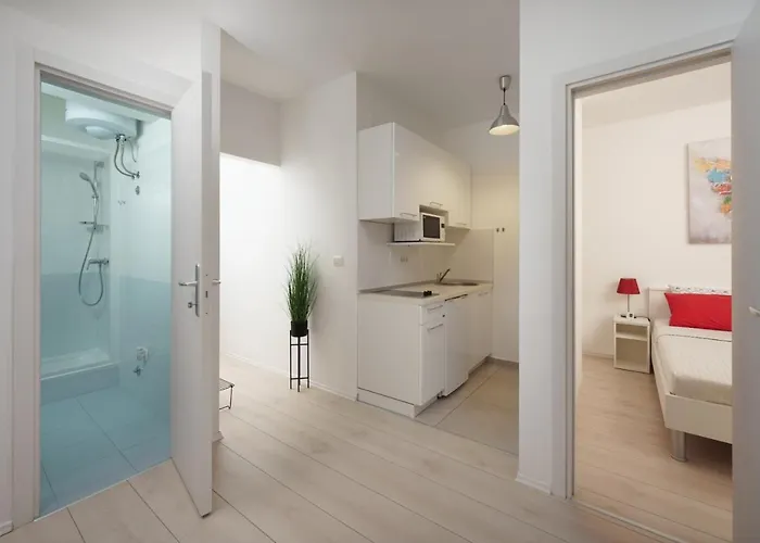 Antons 2 * Πούλα