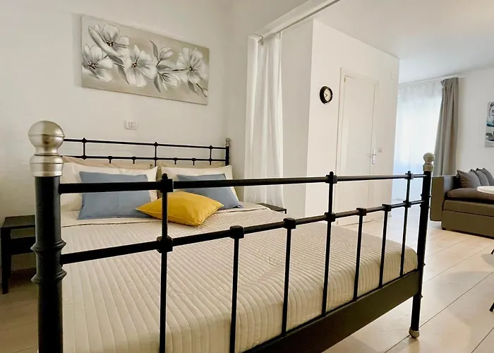 Antons 2 * Πούλα