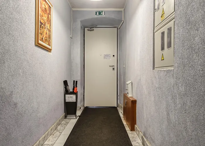 Antons 2 Διαμέρισμα Πούλα